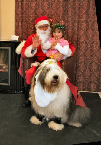 taraclarkevisitingsantaclaus.jpg
