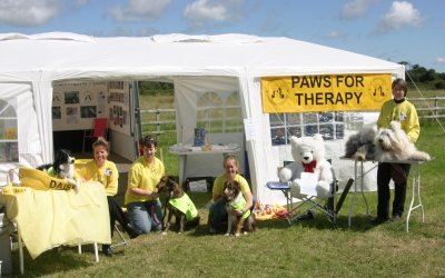 membersgatherforaphotographatthesouthernagriculturalshow2007.jpg